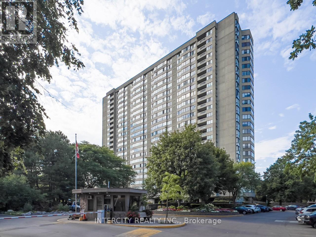 2102 2350 Bridletowne Cir, Toronto, ON M1W 3E6