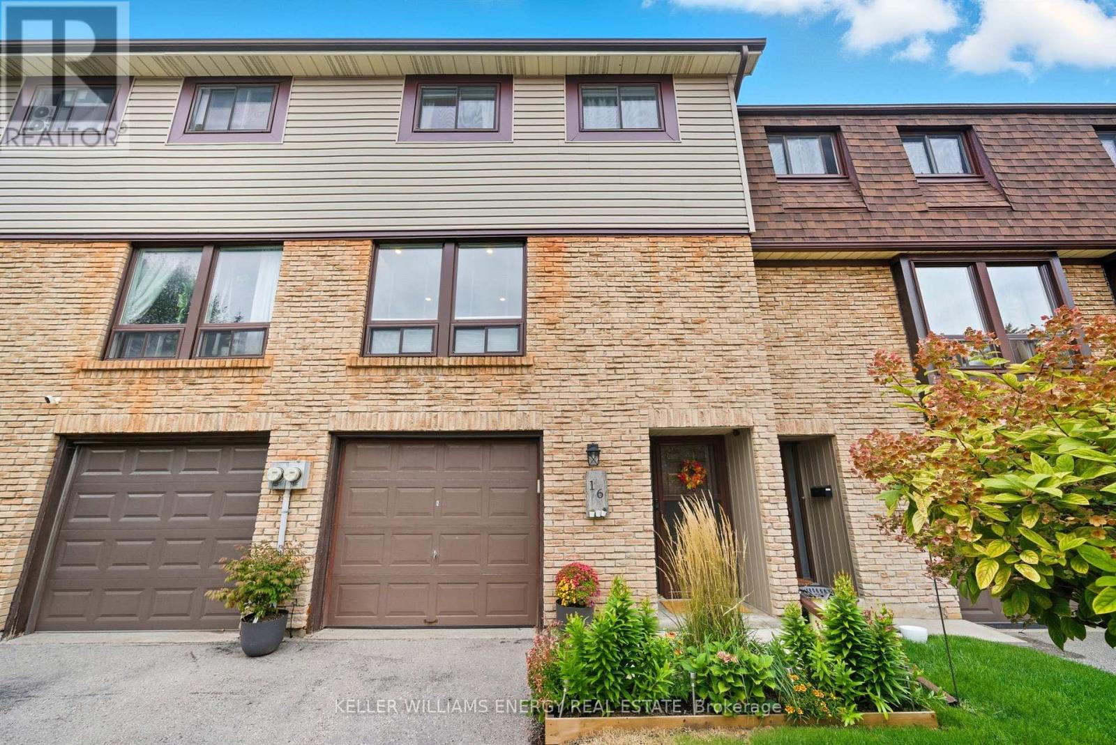 220 Ormond Dr W16 Dr, Oshawa, ON L1G 6T5
