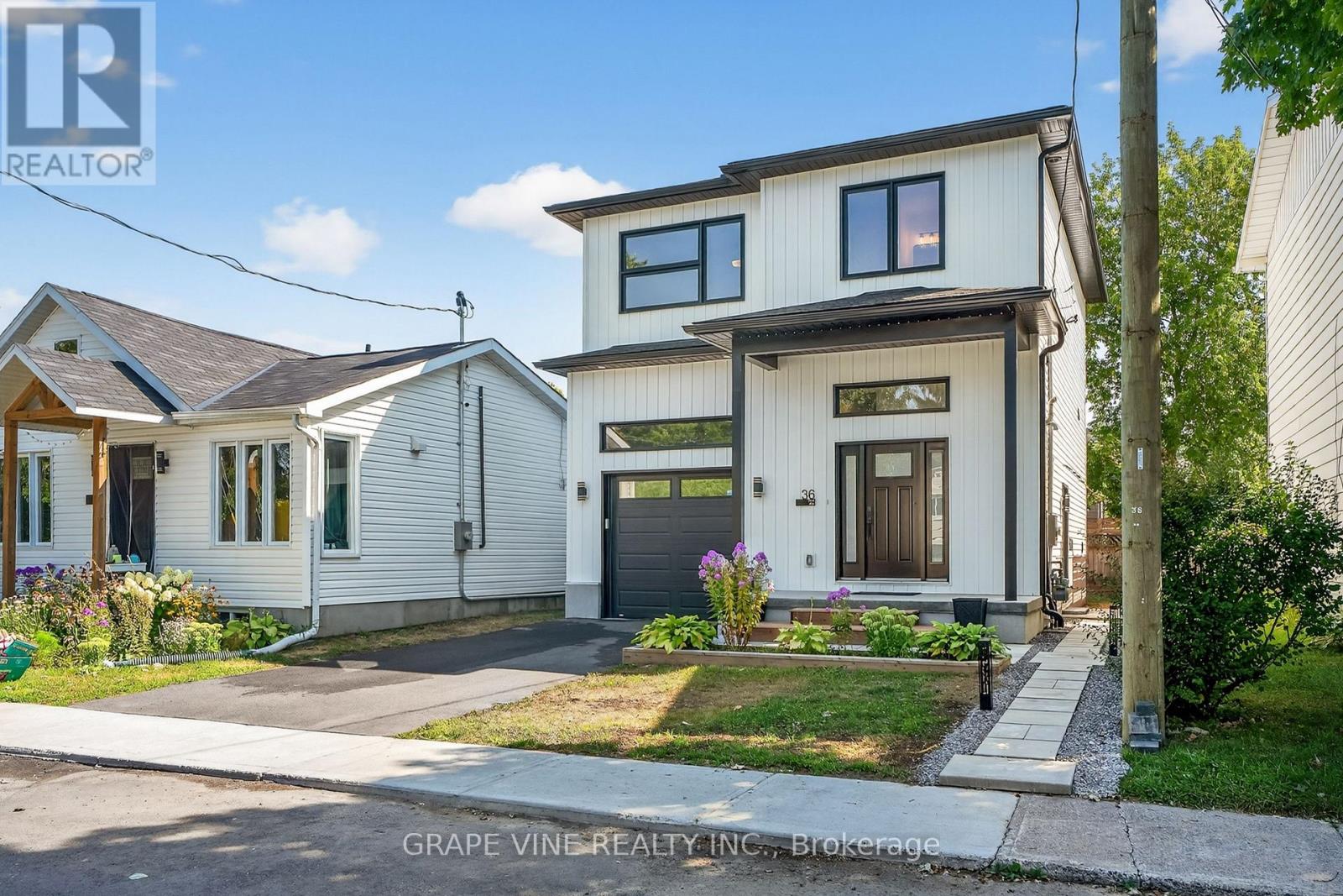 36 First Ave, Russell, ON K4R 1C9