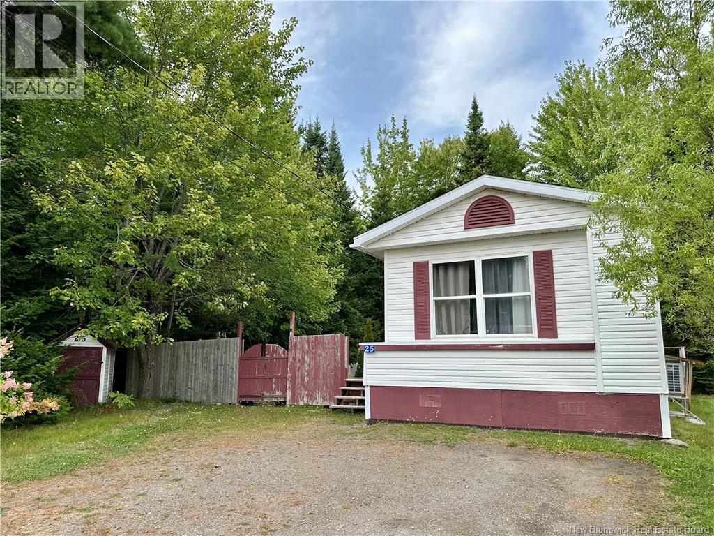 25 Bentley Ave, Moncton, NB E1E 4L1