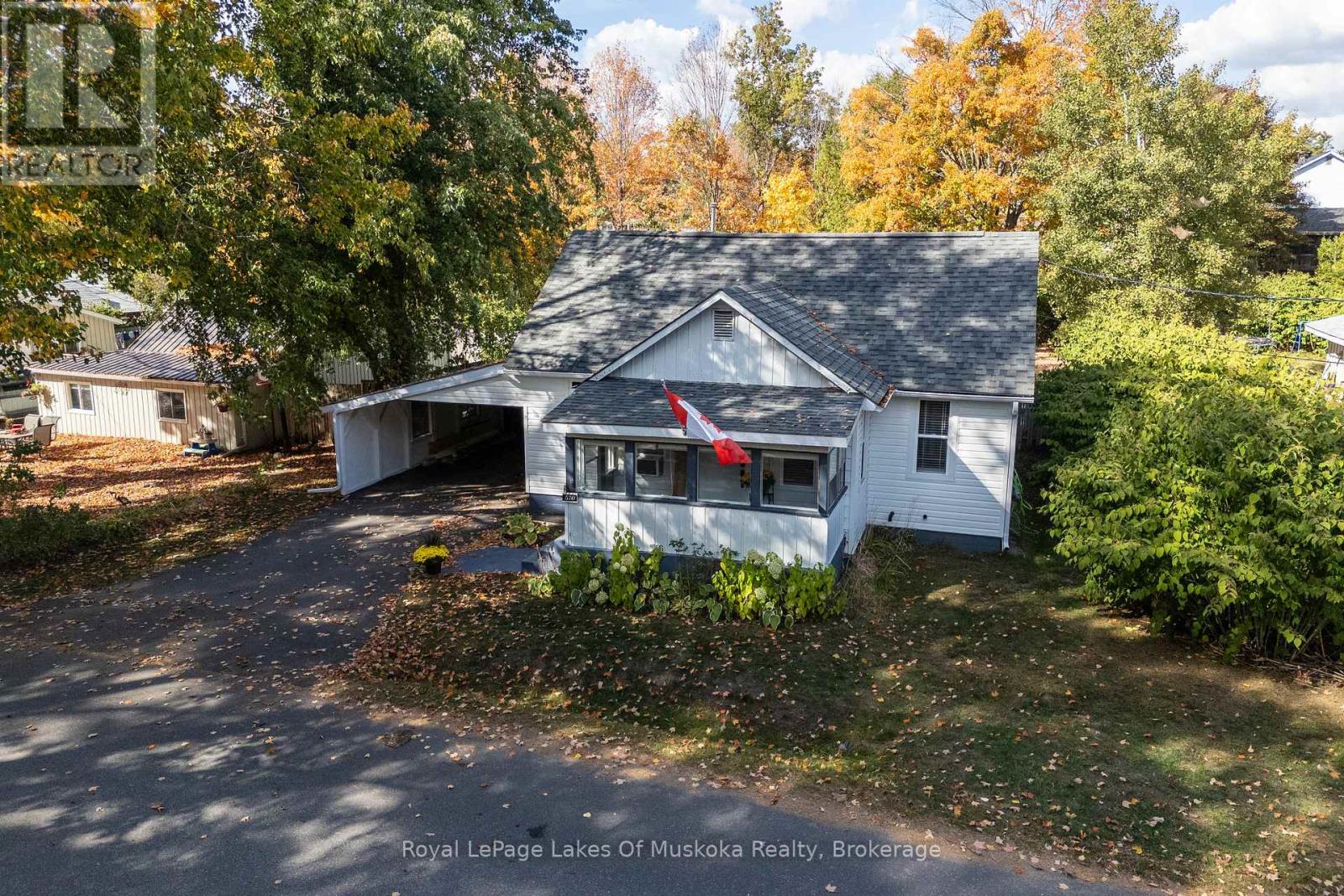 570 Pinedale Rd, Gravenhurst, ON P1P 1M1