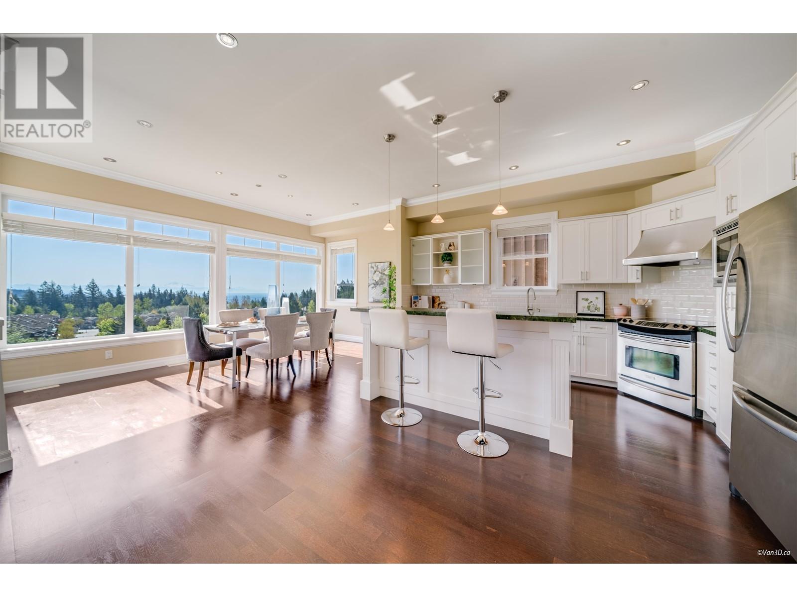 3235 Chartwell Ln, Coquitlam, BC V3E 3N1