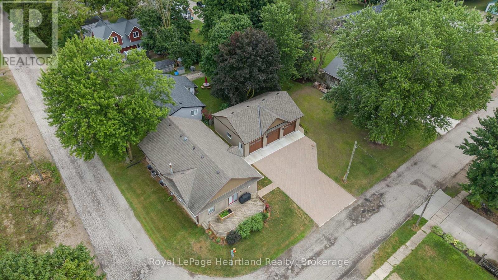 415 Cavan St, Minto, ON N0G 2P0
