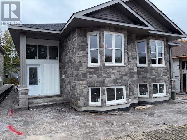 16 Meadow Wood Ct N, North Bay Ferris, ON P1A 4L5