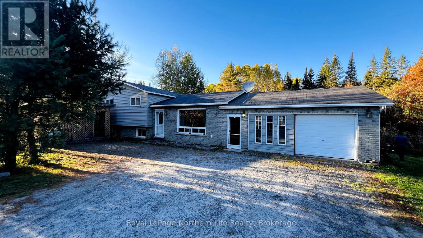 36 Highway 520, Armour, ON P0A 1C0