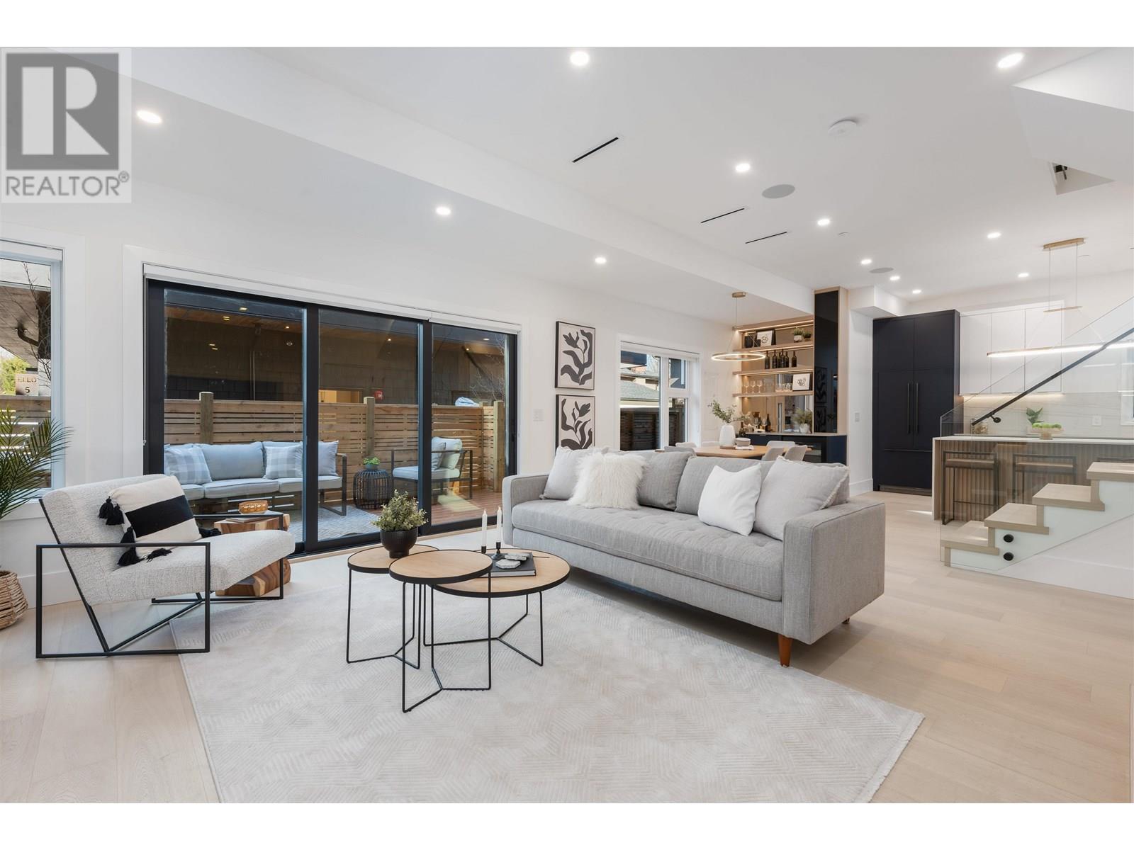 373 E 33rd Avenue Unit 4, Vancouver, BC V5V 2Z8