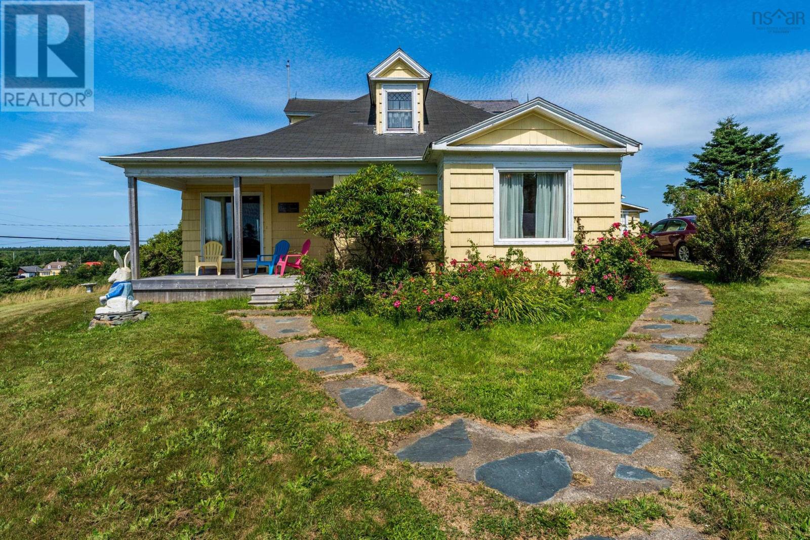 2504 Highway 1, Darlings Lake, NS B5A 4A5