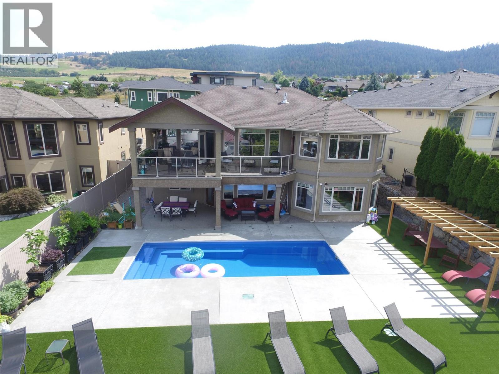 1033 Longacre Pl, Vernon, BC V1H 1H7