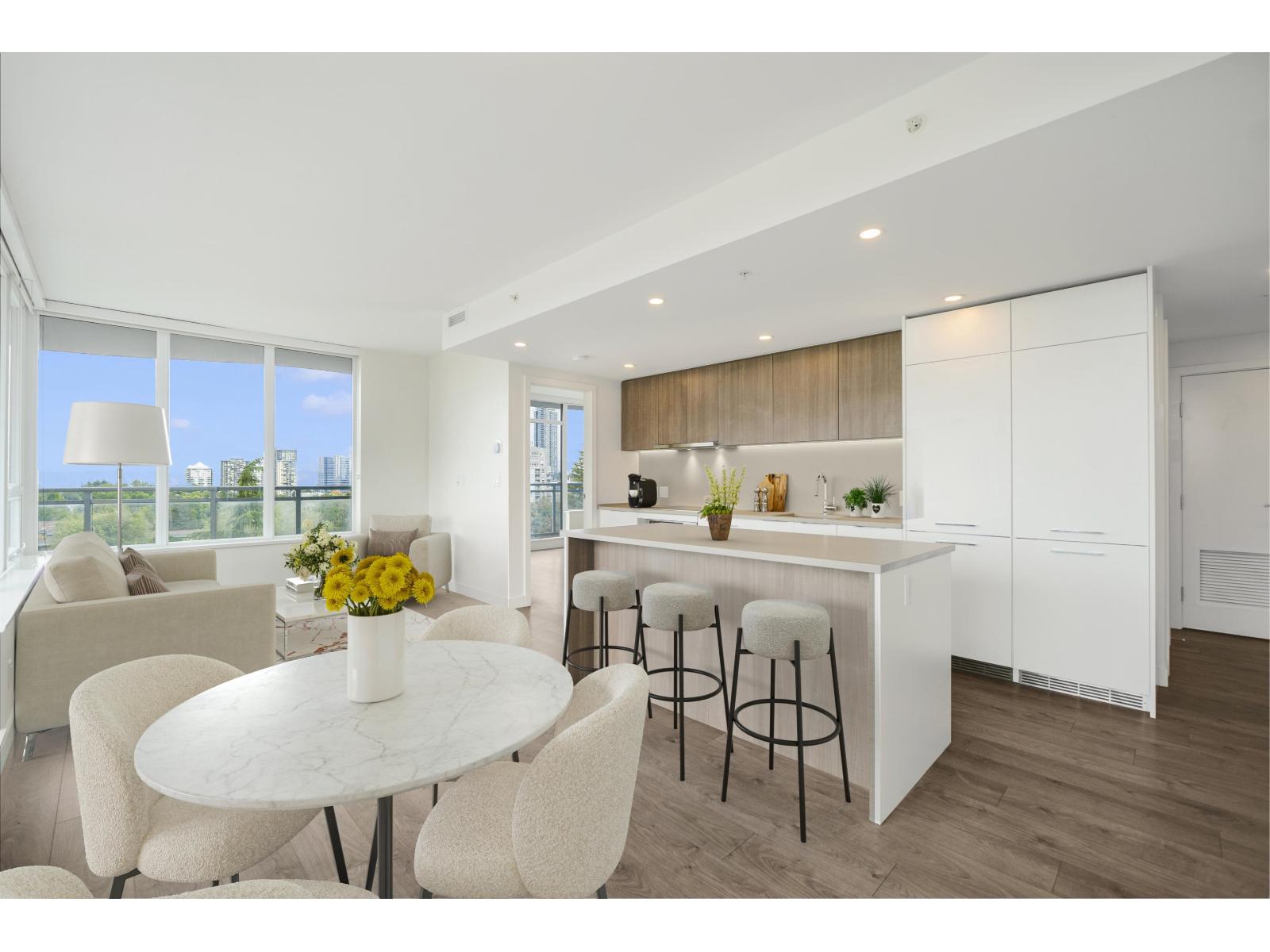 13318 104 Avenue Unit 801, Surrey, BC V3T 0R2