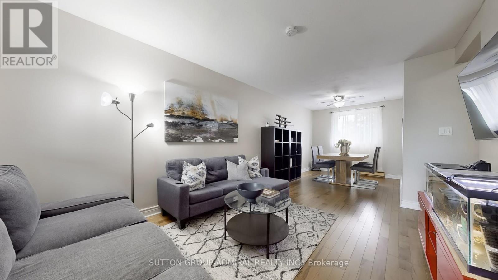 812 22 Tandridge Cres, Toronto, ON M9W 2N7