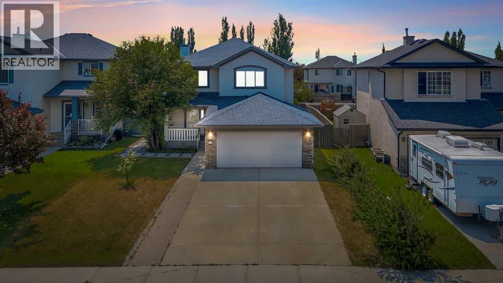 126 Oakmere Pt, Chestermere, AB T1X 1M8
