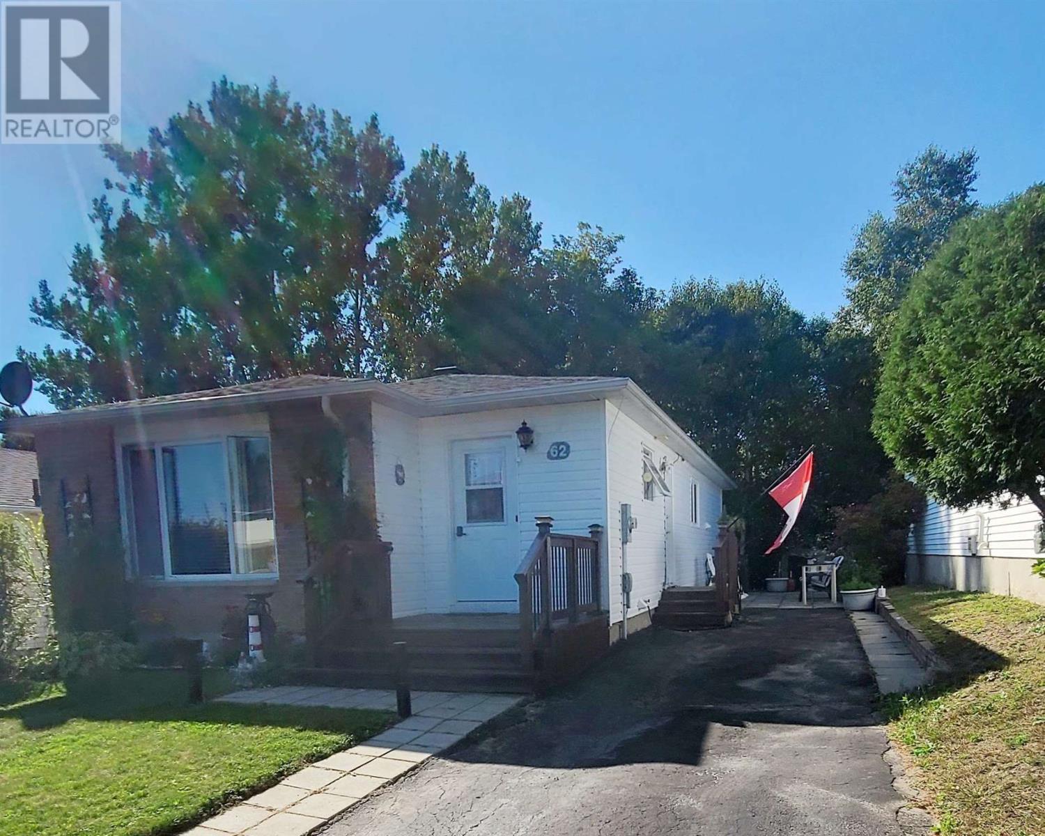 62 Taylor Blvd, Elliot Lake, ON P5A 3H8