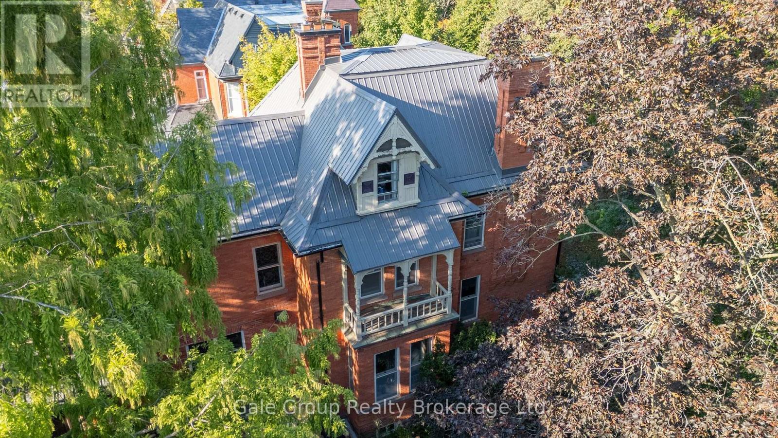 105 Vansittart Ave, Woodstock, ON N4S 6E5