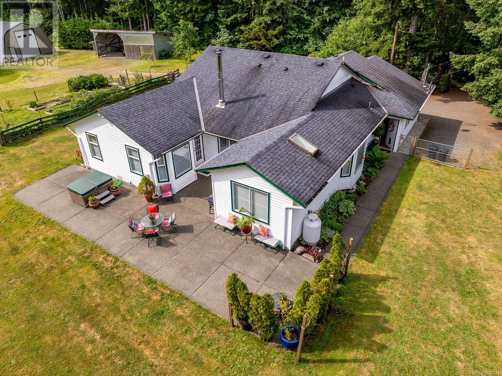 6576 Poulton Rd, Merville, BC V0R 2M0