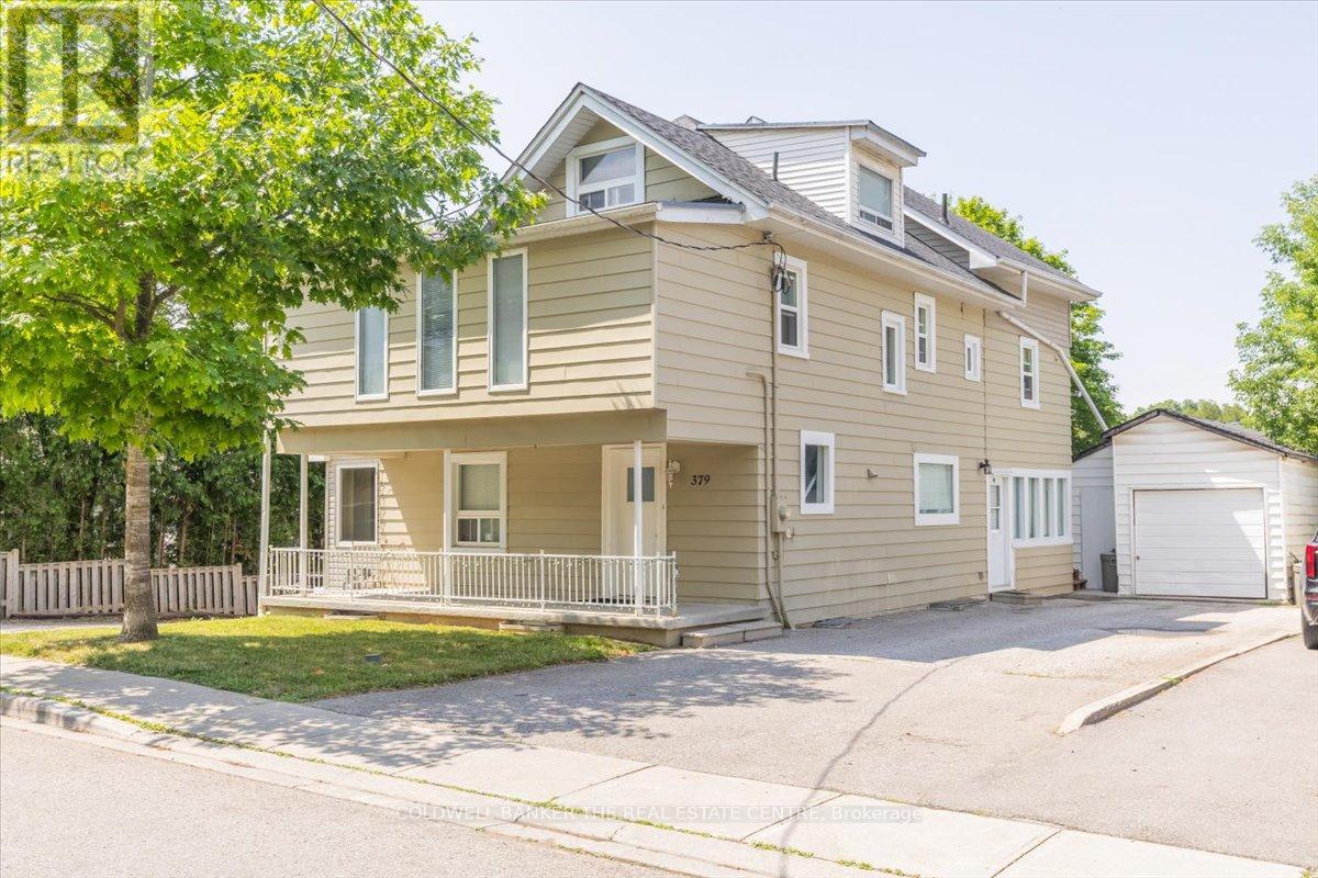 379 Simcoe St, Newmarket, ON L3Y 2M4