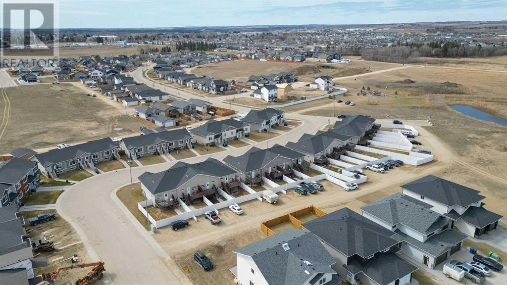 2-18 Athens Rd, Blackfalds, AB T4M 0N4