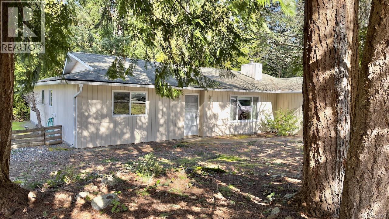 655 Dogwood Rd, Qualicum Beach, BC V9K 1A9
