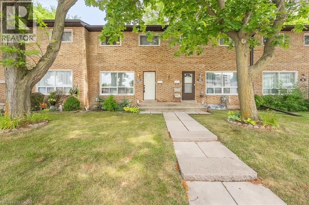32 Riverdale Dr, Hamilton, ON L8E 1J8