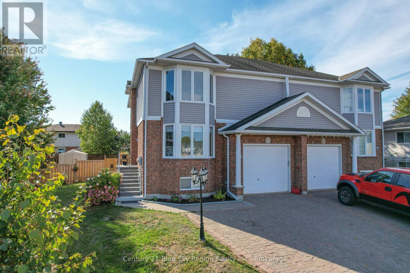 166 Cloverbrae Cres, North Bay, ON P1A 4J3