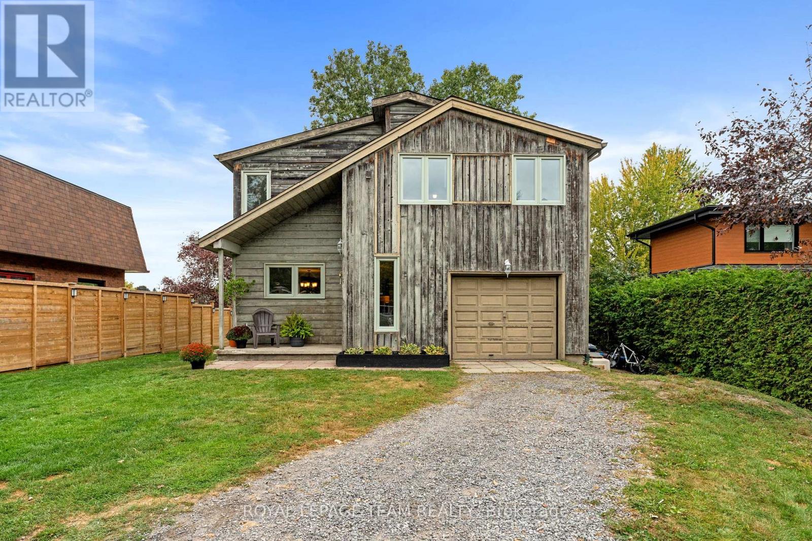 1119 Firefly Ln, Ottawa, ON K4M 0T6