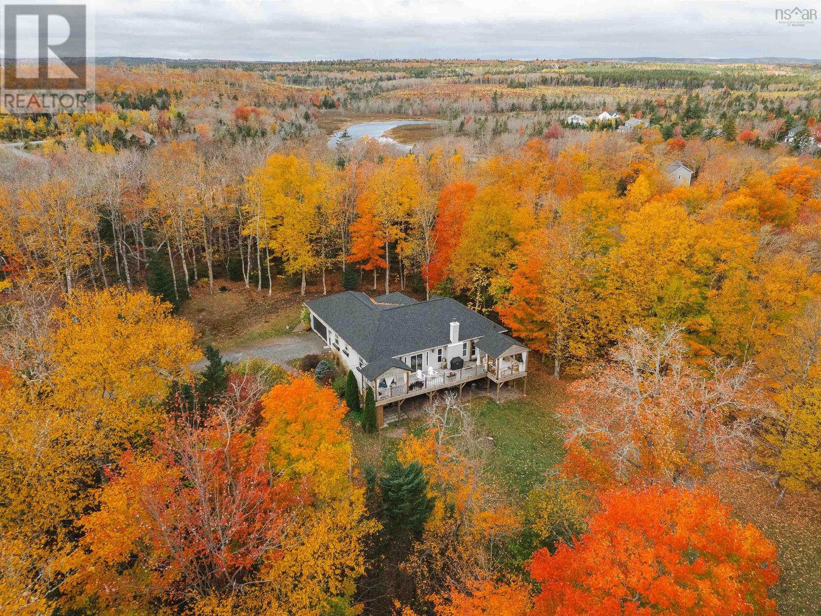 390 Gleneagles Dr, Hammonds Plains, NS B4B 1V8