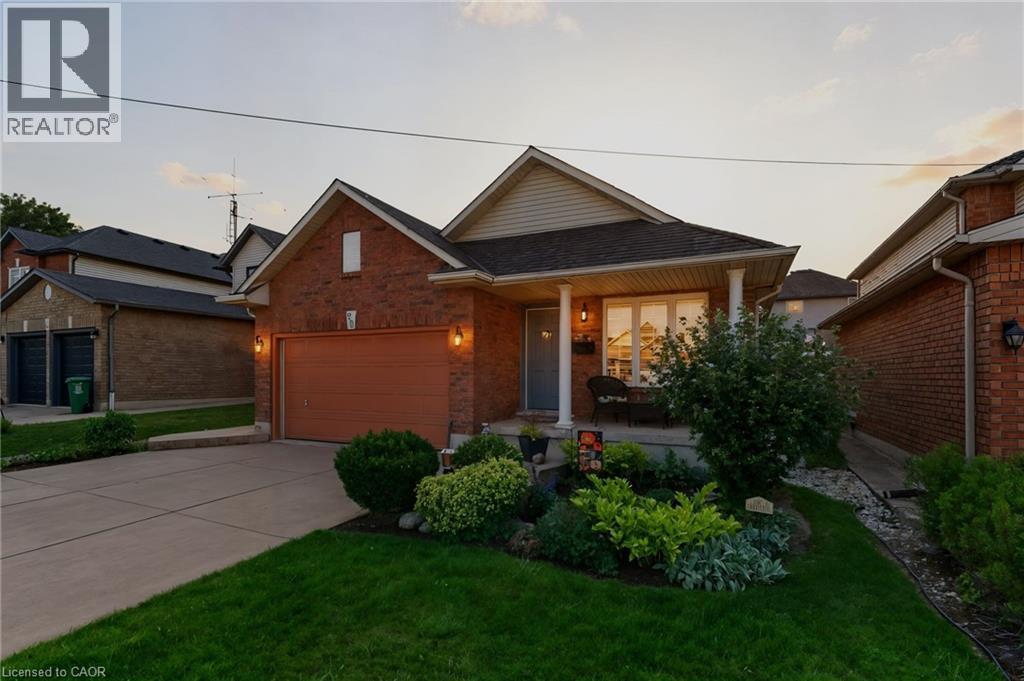 20 Diamond Ct, Hamilton, ON L9C 7V5