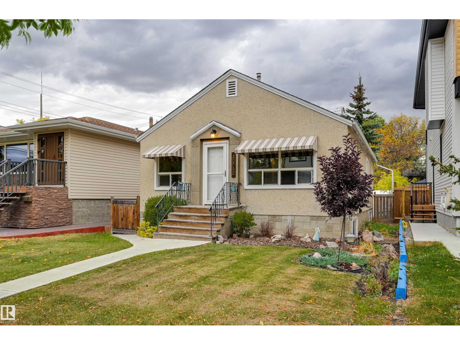 75 Av Nw Unit 10752, Edmonton, AB T6E 1J9