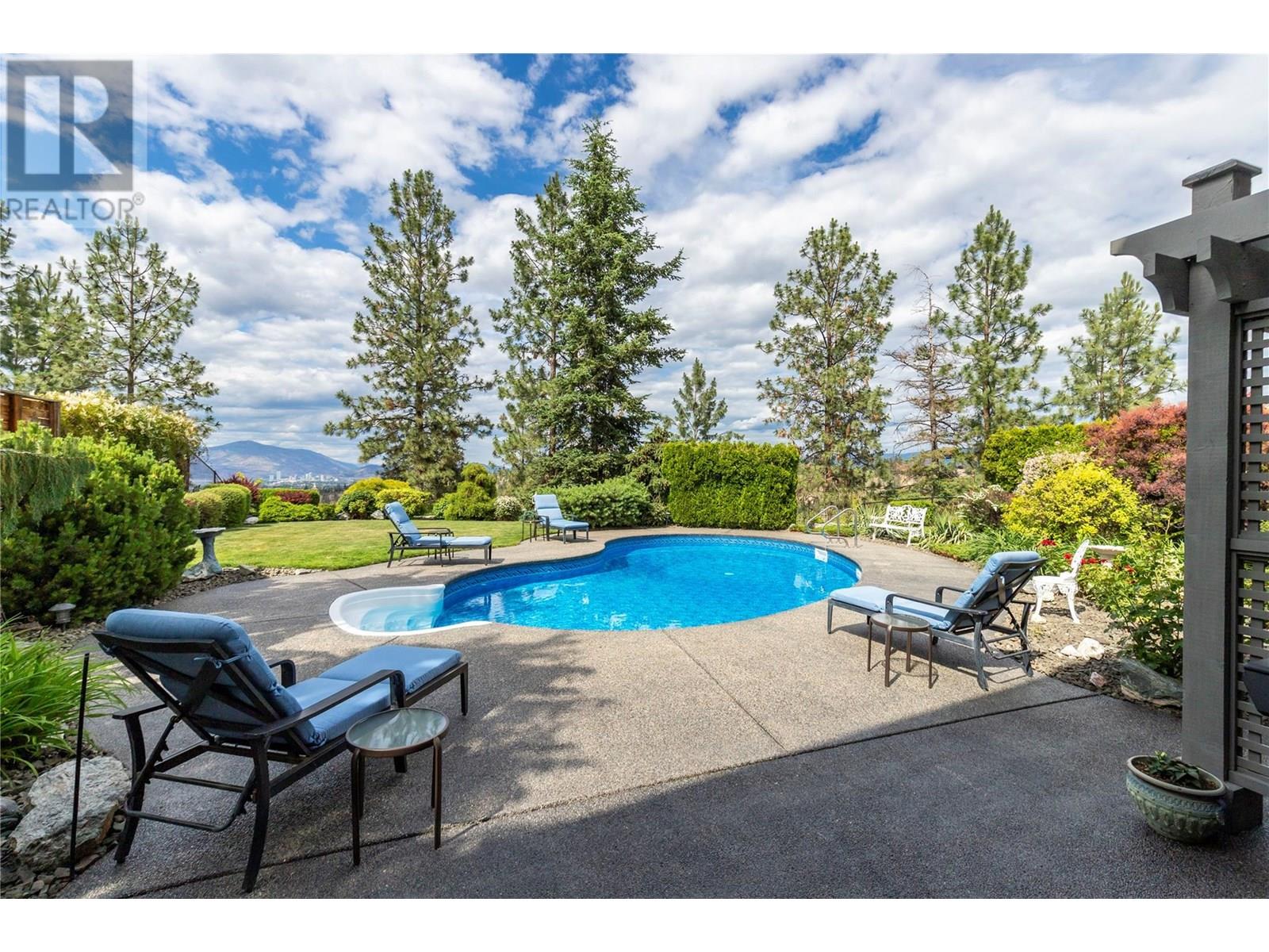 1036 Arbor View Dr, Kelowna, BC V1W 5A1
