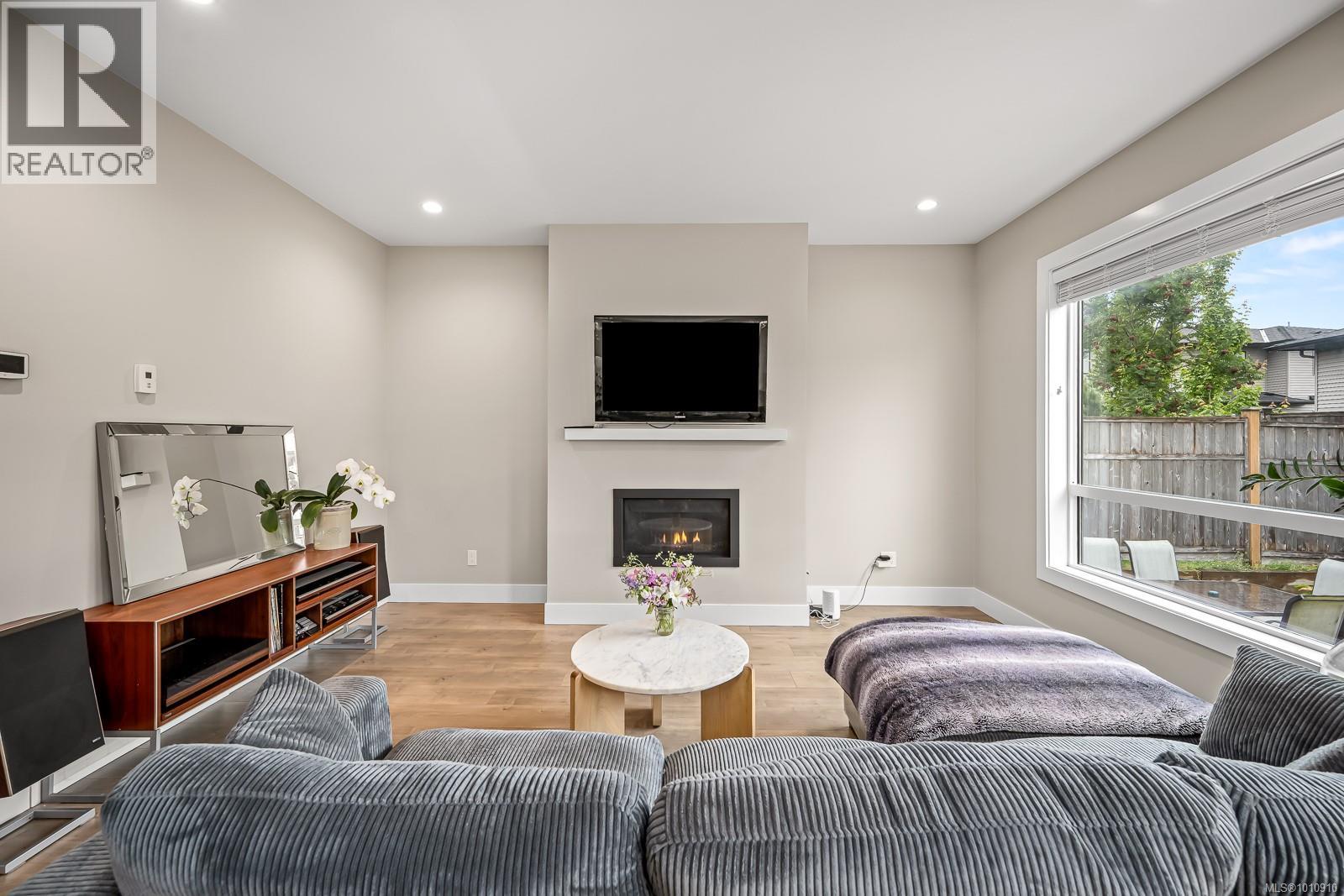 2607 Kendal Ave Unit 46 Ave, Cumberland, BC V0S 1S0