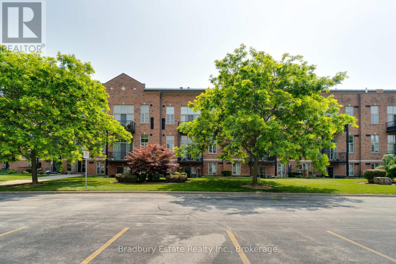 105 262 Dundas St E, Hamilton, ON L0R 2H4