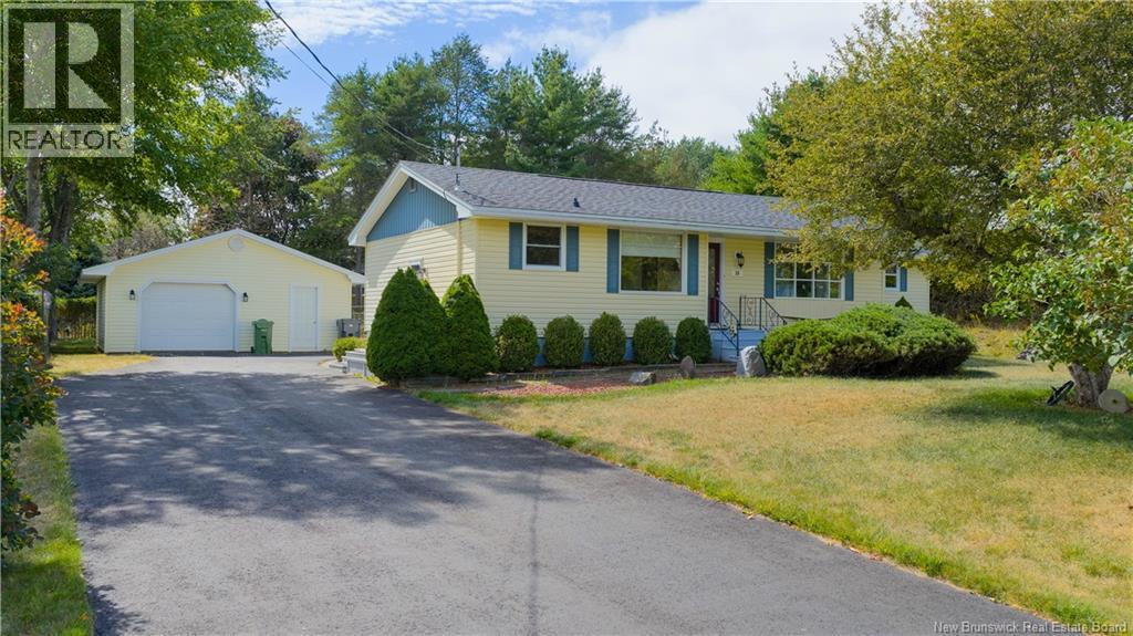 20 Valleyview Dr, Quispamsis, NB E2E 1N7