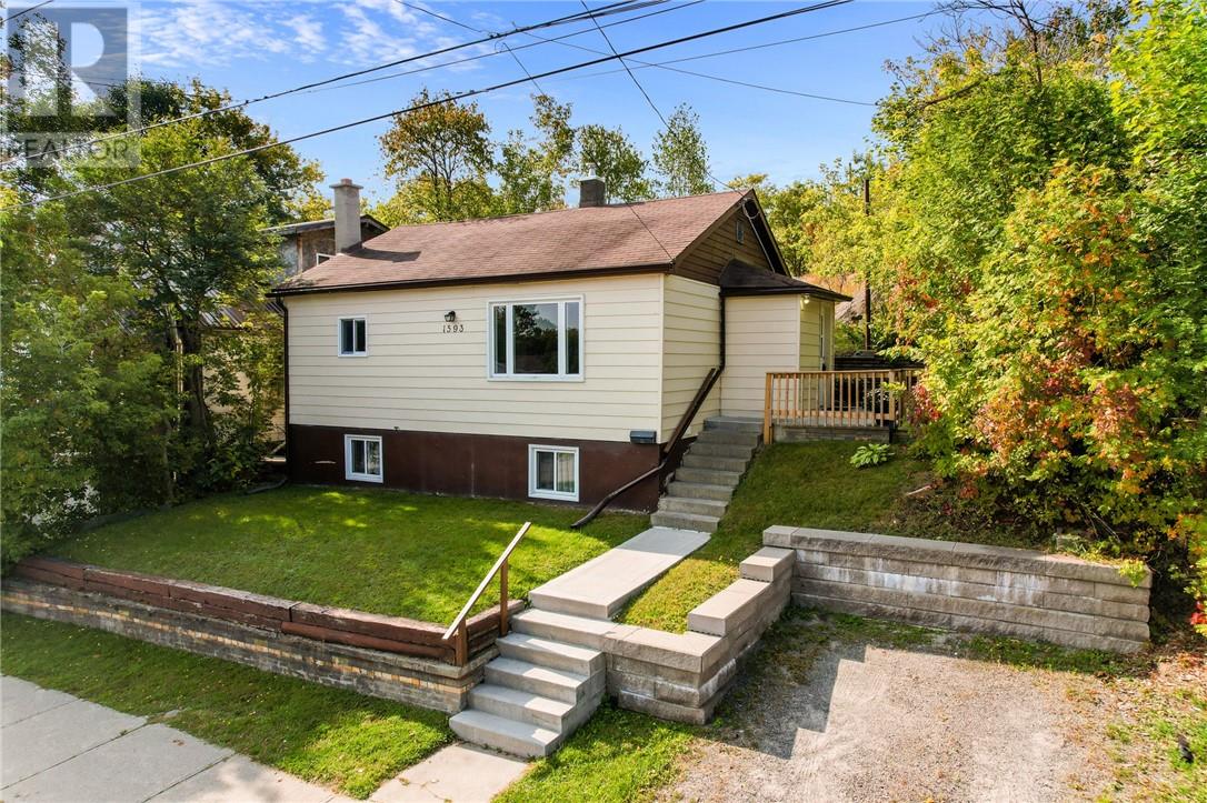 1593 Weller St, Sudbury, ON P3B 1K9