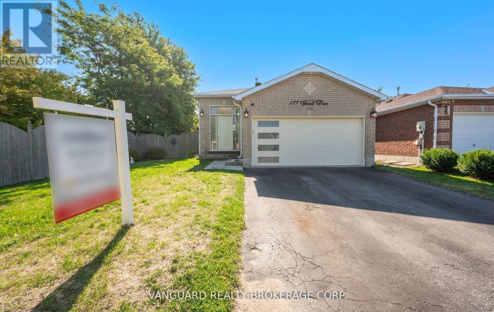 177 Sproule Dr, Barrie, ON L4N 0P8