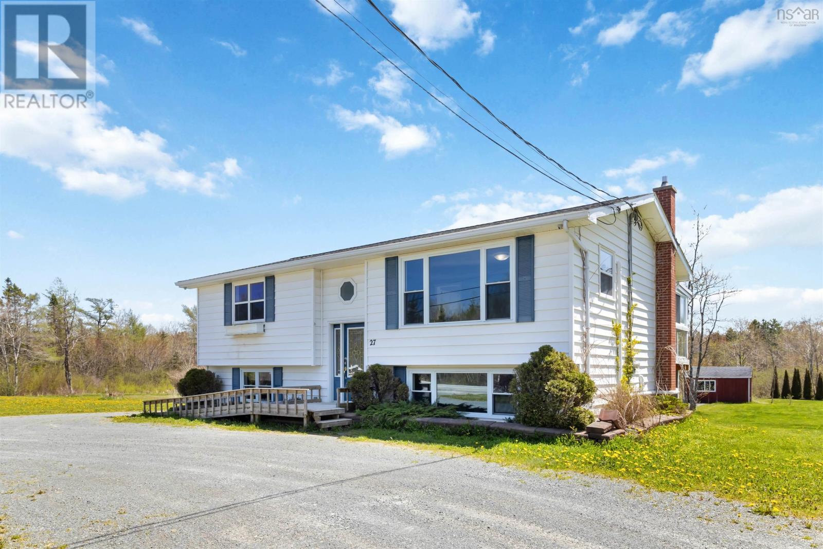 27 Uniacke Mines Rd, Mount Uniacke, NS B0N 1Z0