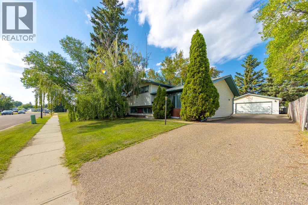 32 Street Unit 5204, Lloydminster, AB T9V 1G2