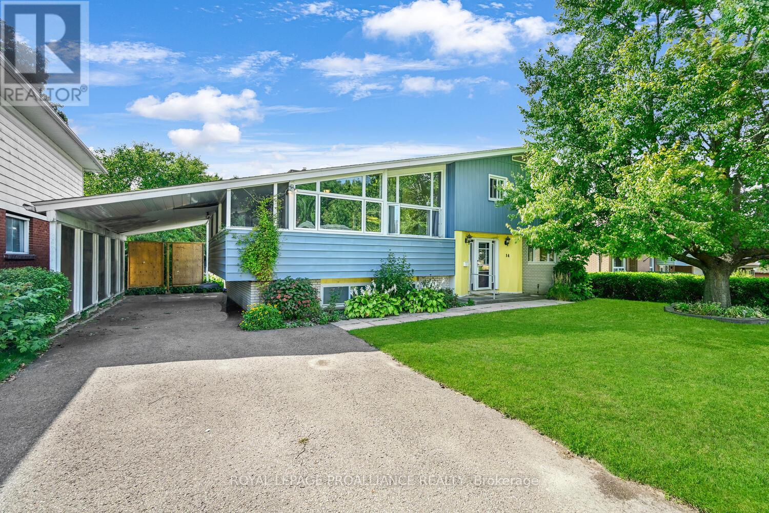 14 Davison Ave, Brockville, ON K6V 3C2
