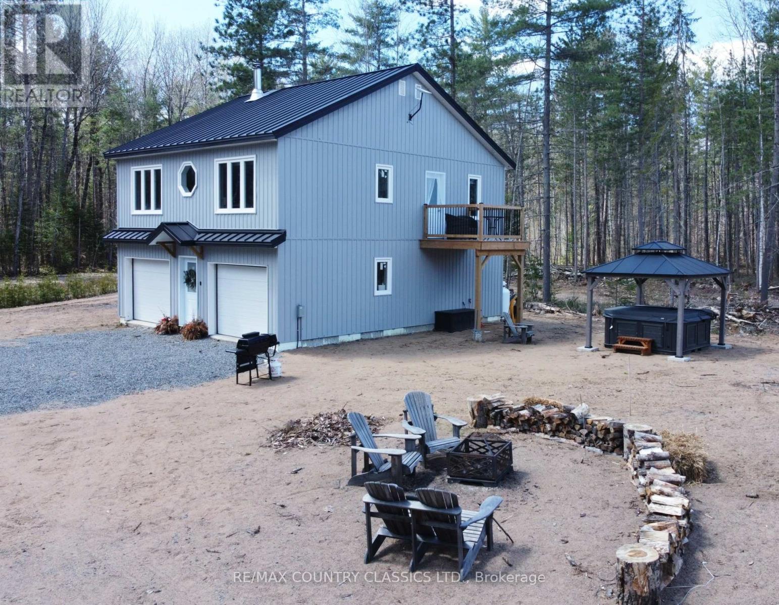237 Grunwald Rd, Madawaska Valley, ON K0J 1B0