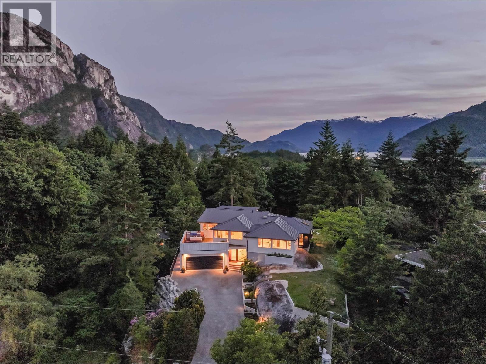 38243 Vista Cres, Squamish, BC V8B 0B1