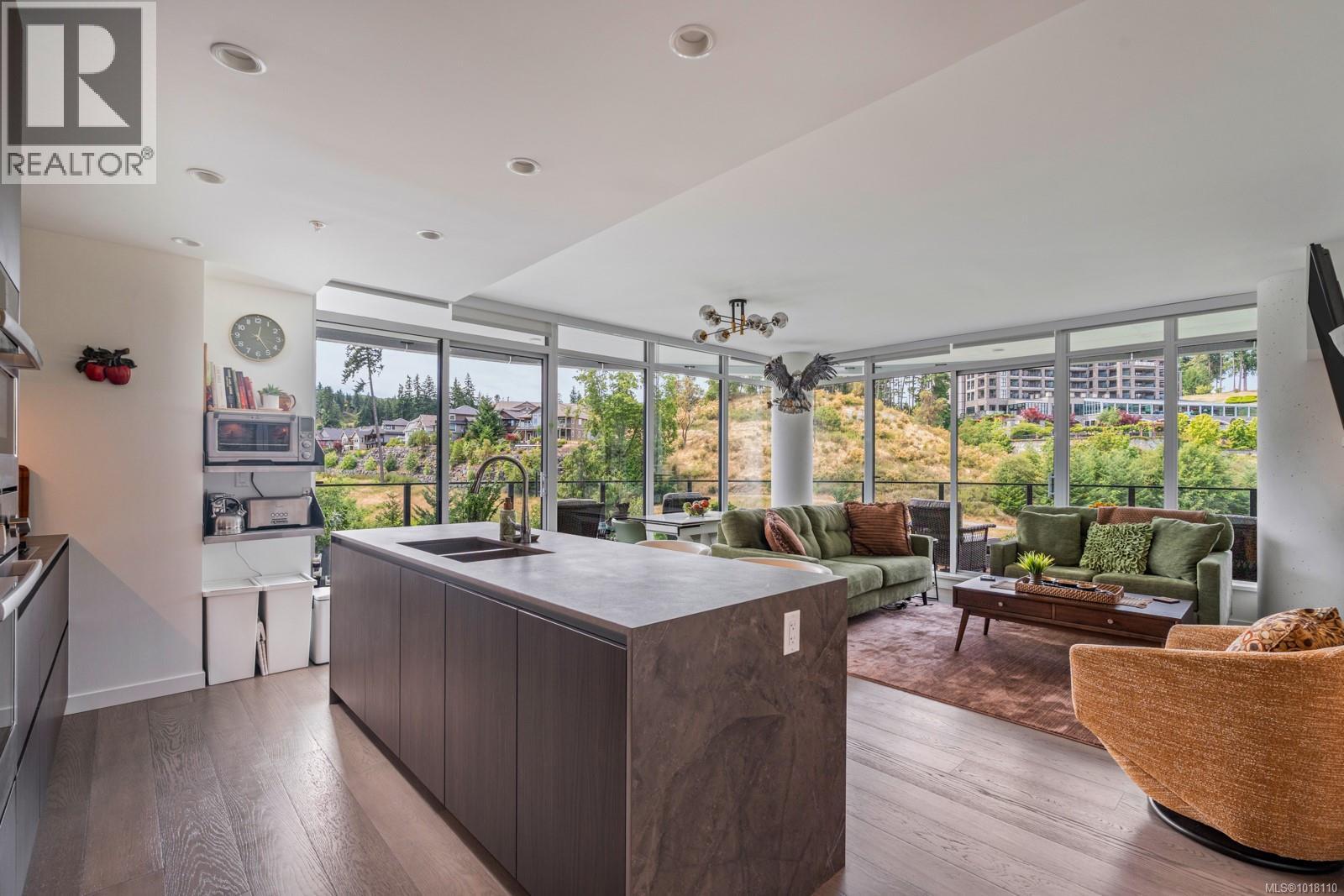 2000 Hannington Rd Unit 815 Rd, Langford, BC V9B 7C1