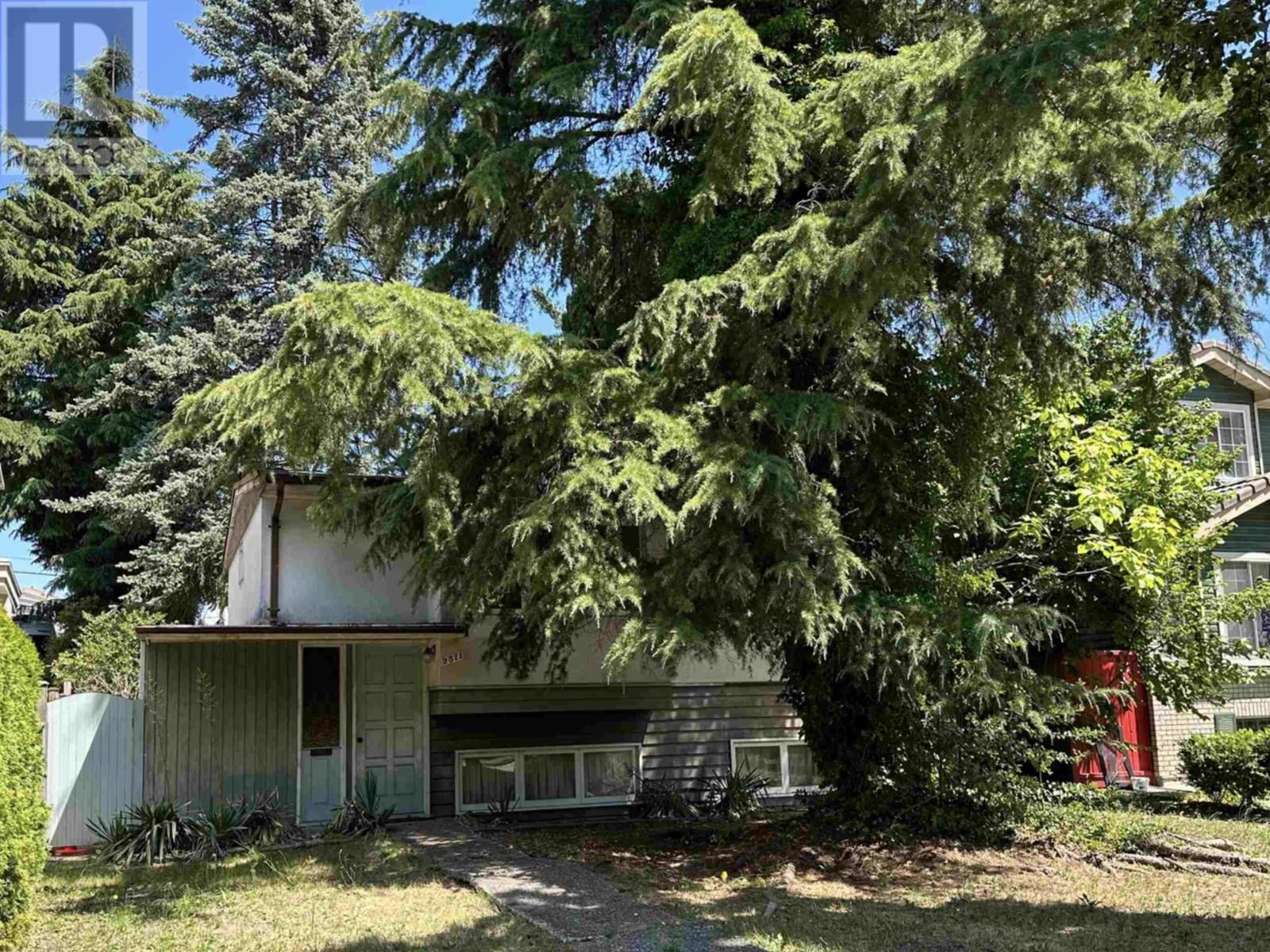 2511 Upland Dr, Vancouver, BC V5S 2B6