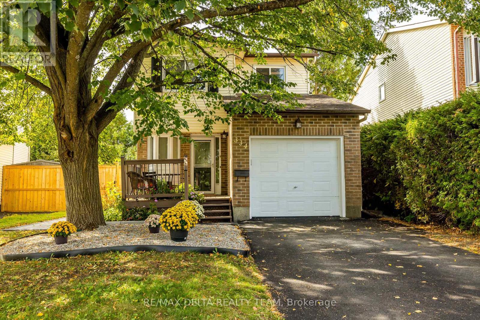 334 Omerlacasse Ave, Ottawa, ON K1E 2X8