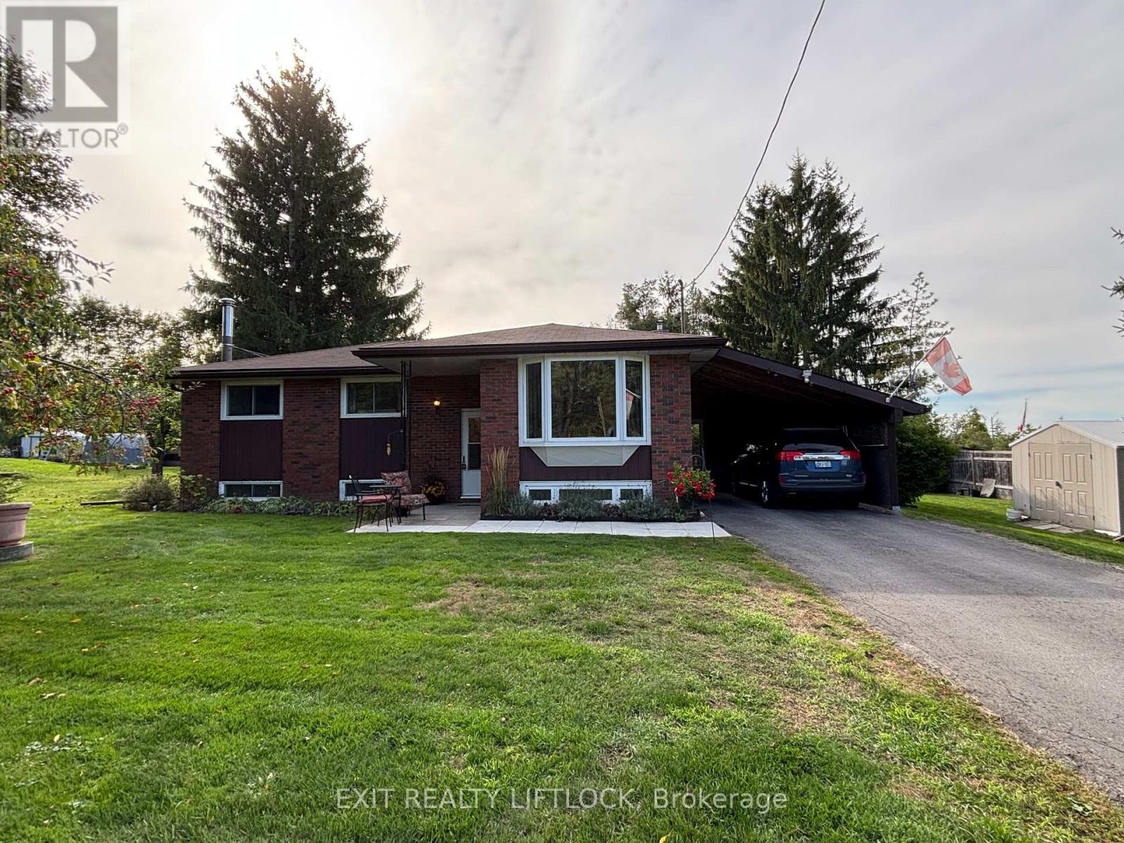 1276 Beavis Blvd, Selwyn, ON K0L 1H0