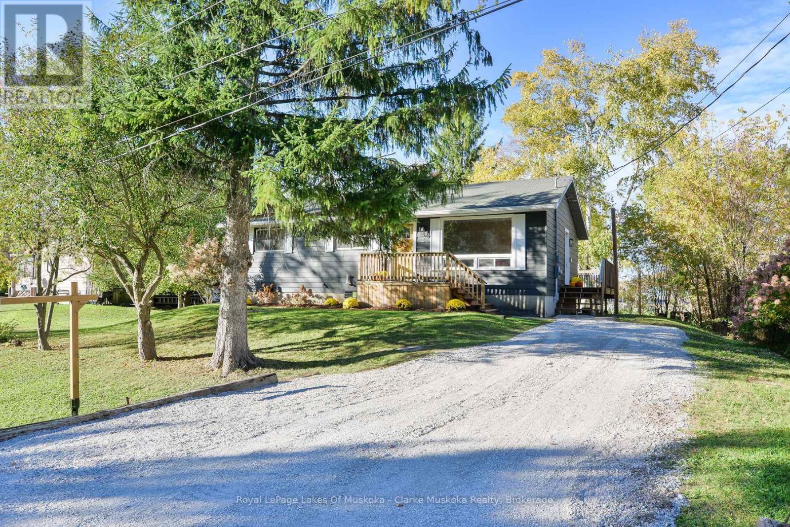 2 Sunset Cres, Severn, ON L0K 1E0