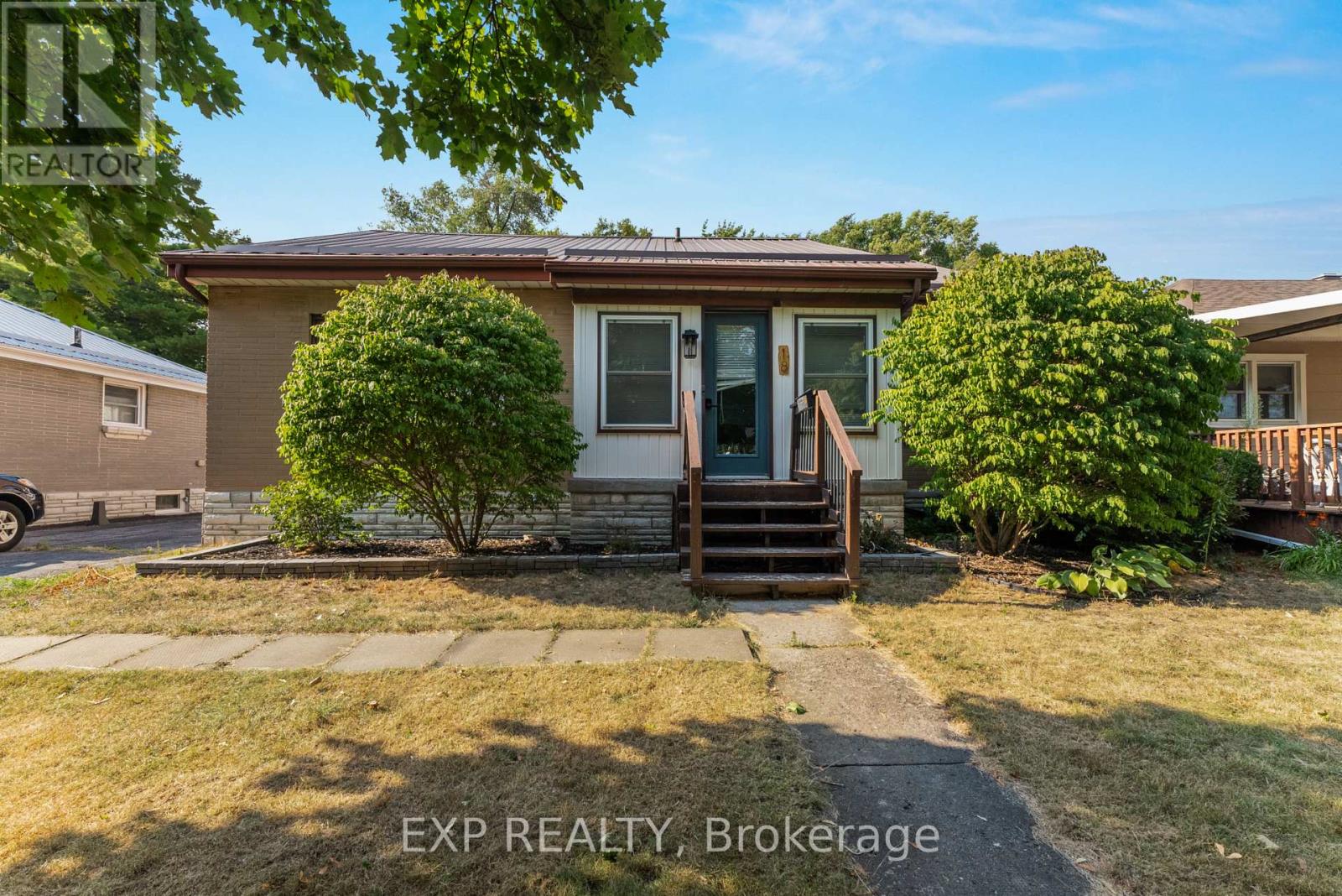 18 Montgomery Blvd, Belleville, ON K8N 1H9