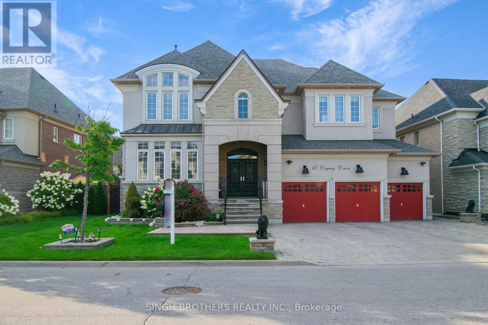 15 Degrey Dr, Brampton, ON L6P 2Y5