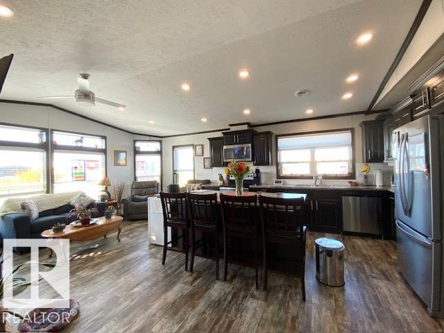 4204 47 Street #61, Wetaskiwin, AB T9A 2H5