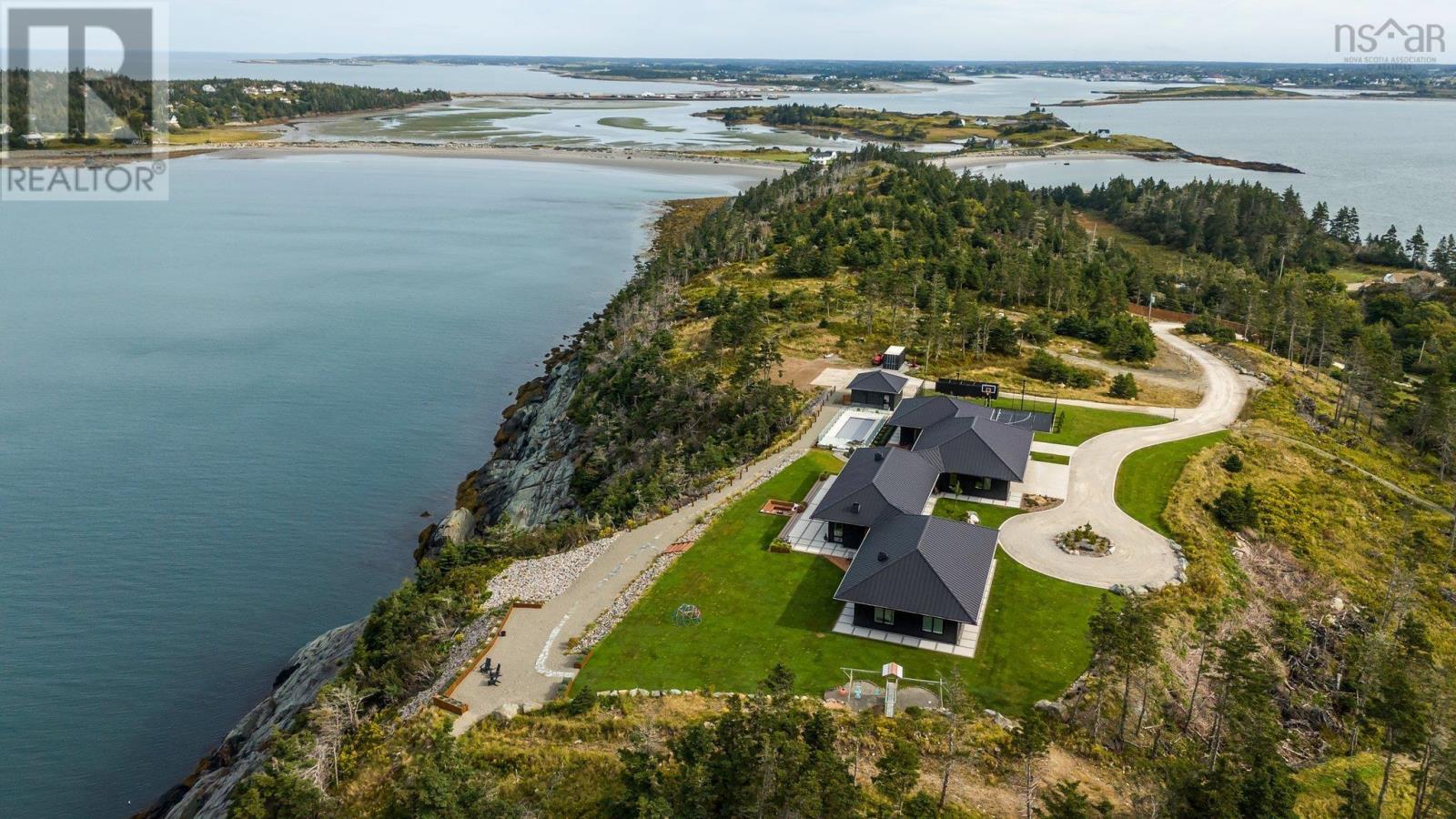 1766 Highway 304, Yarmouth, NS B5A 4A7