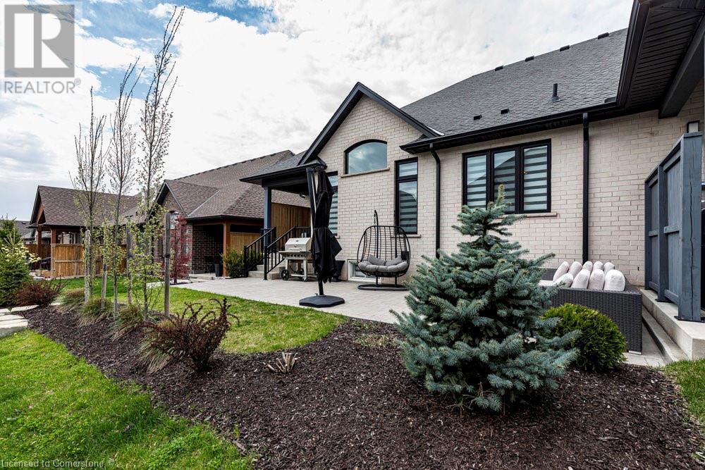 98 Carrick Trl, Welland, ON L3B 0E8