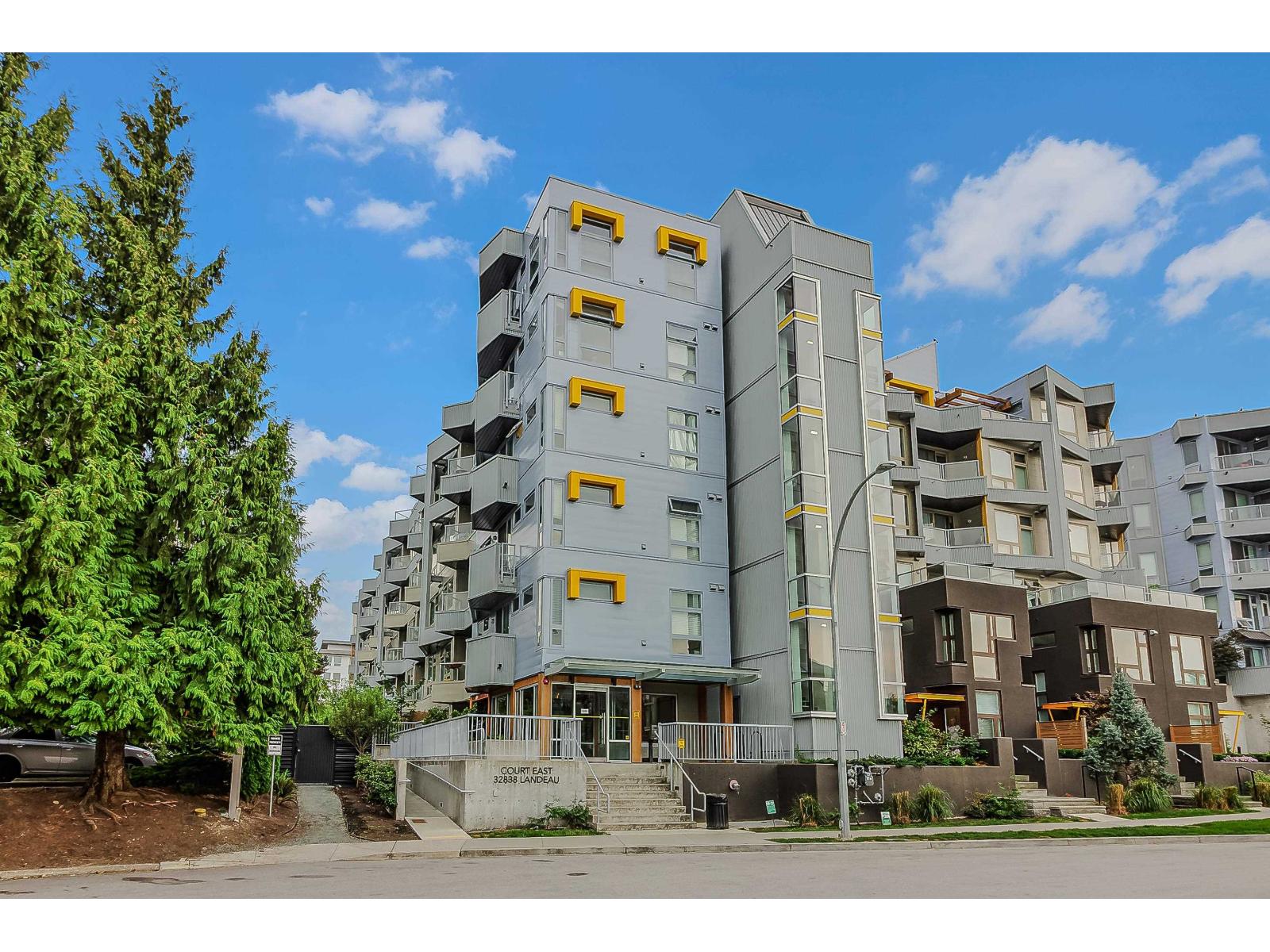 32838 Landeau Place Unit 308, Abbotsford, BC V2S 0M6