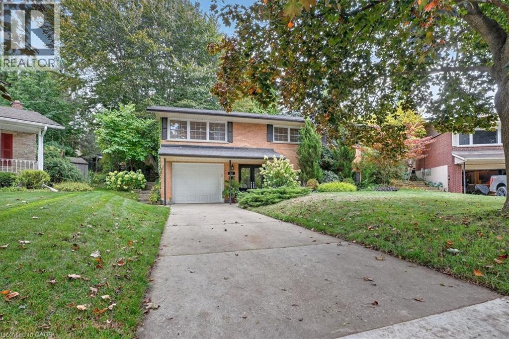 12 Glendale Pl, Cambridge, ON N1S 3J1